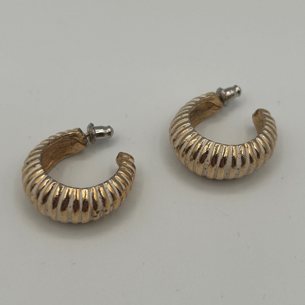 Vintage Coro Ribbed Hoop Earrings Gold White Enamel Two Tone 1"